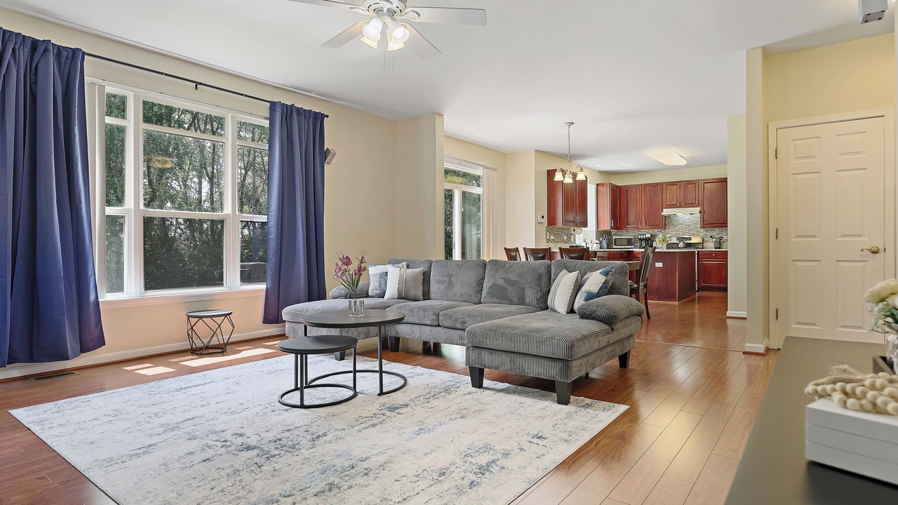 Photo of Livingroom in Aurora