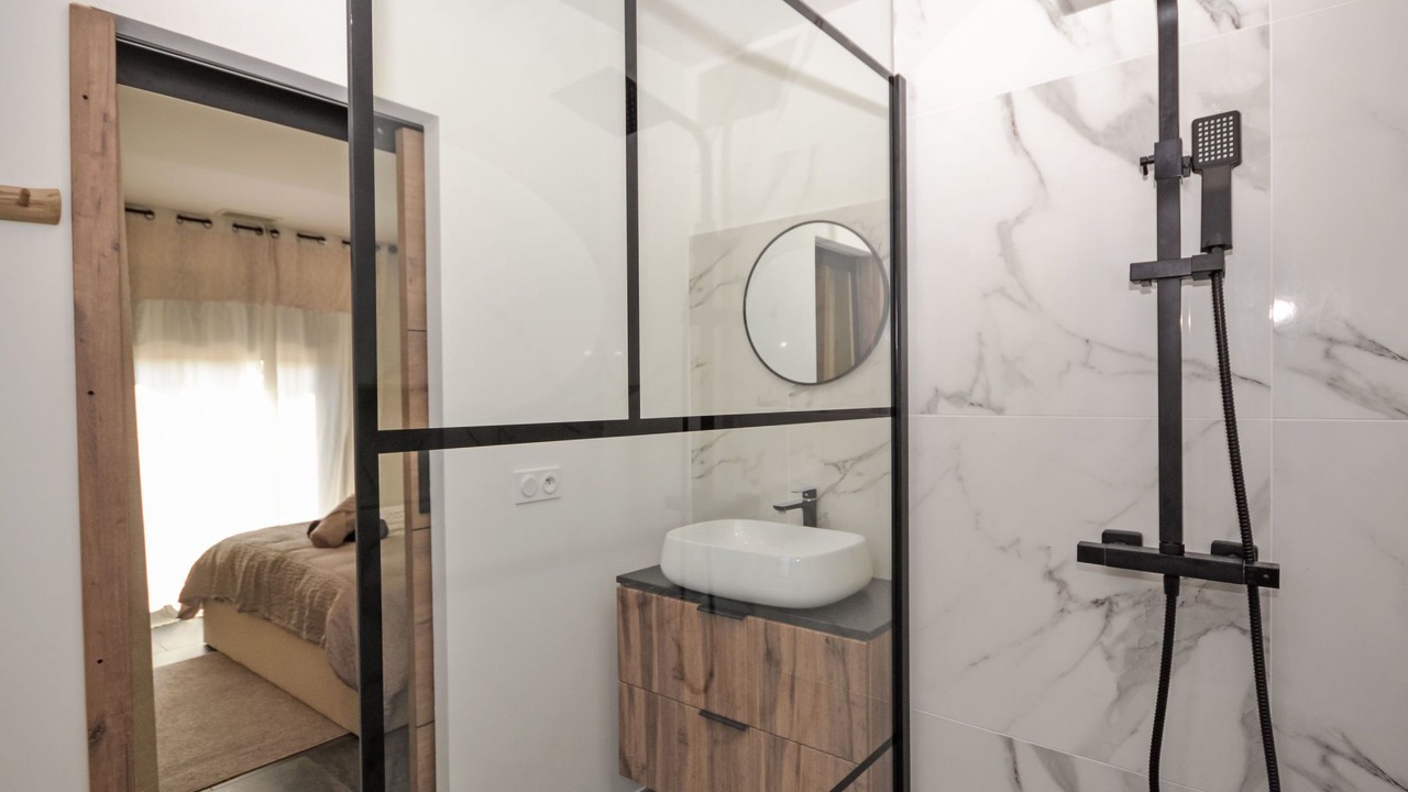 Photo of Bathroom in Piolenc