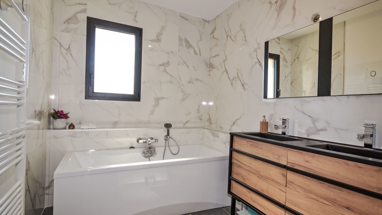 Photo of Bathroom in Piolenc