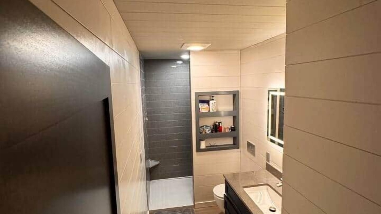 Photo of Bathroom in Cook