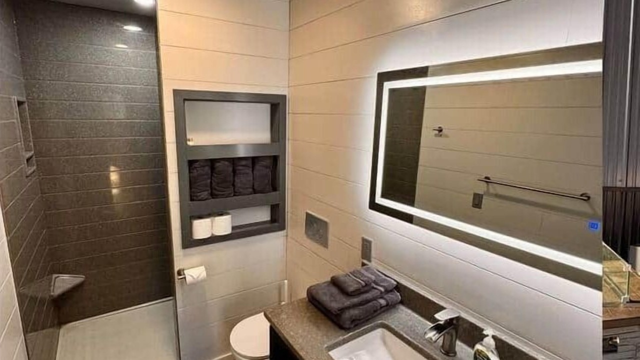 Photo of Bathroom in Cook