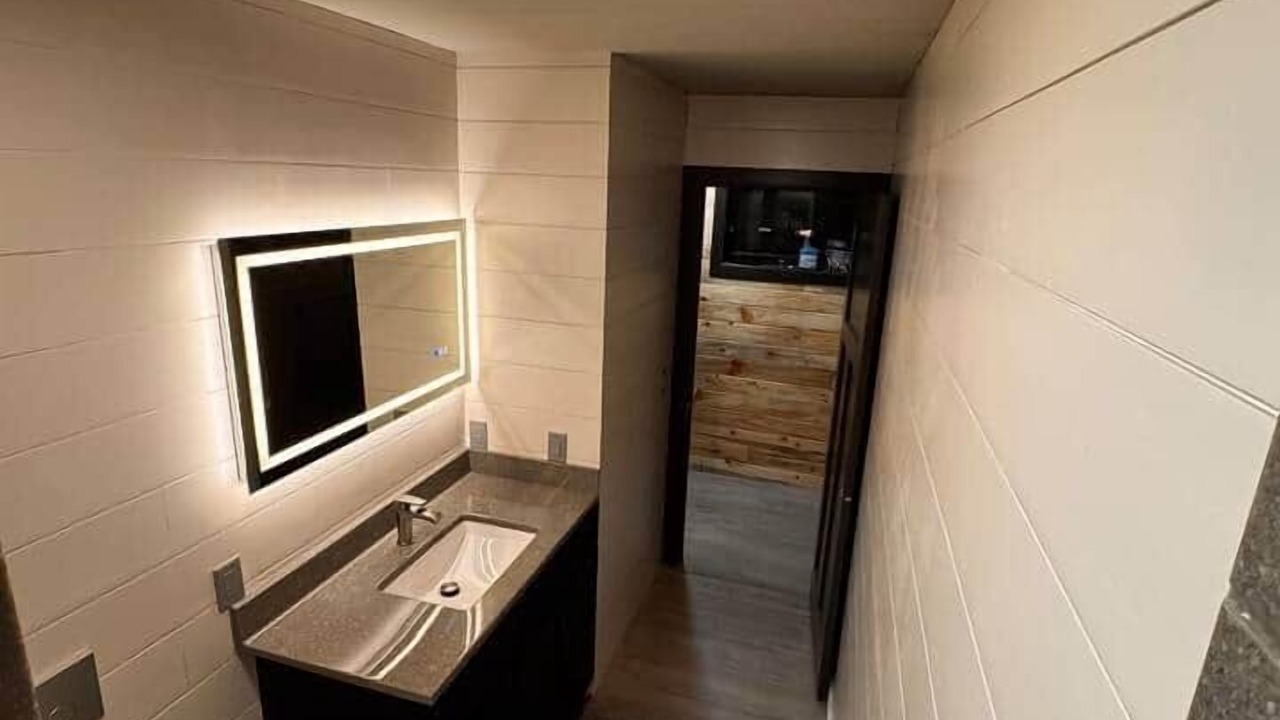 Photo of Bathroom in Cook