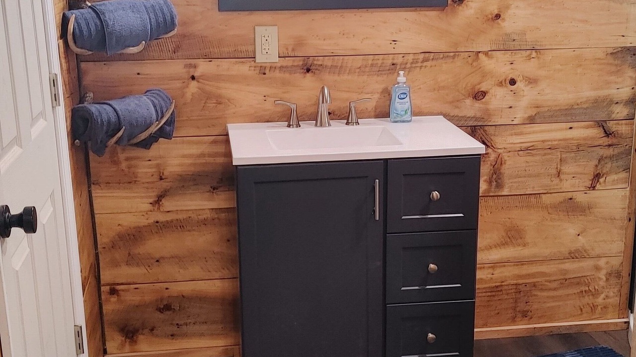 Photo of Bathroom in Woodson County