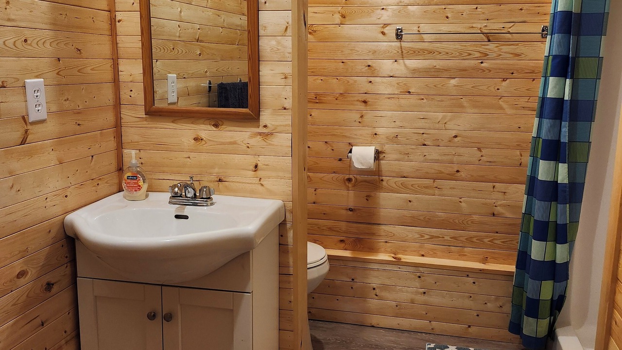 Photo of Bathroom in Sioux Narrows Nestor Falls