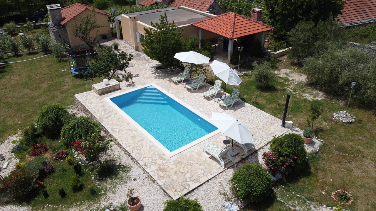 Photo of Outdoor in Unesic