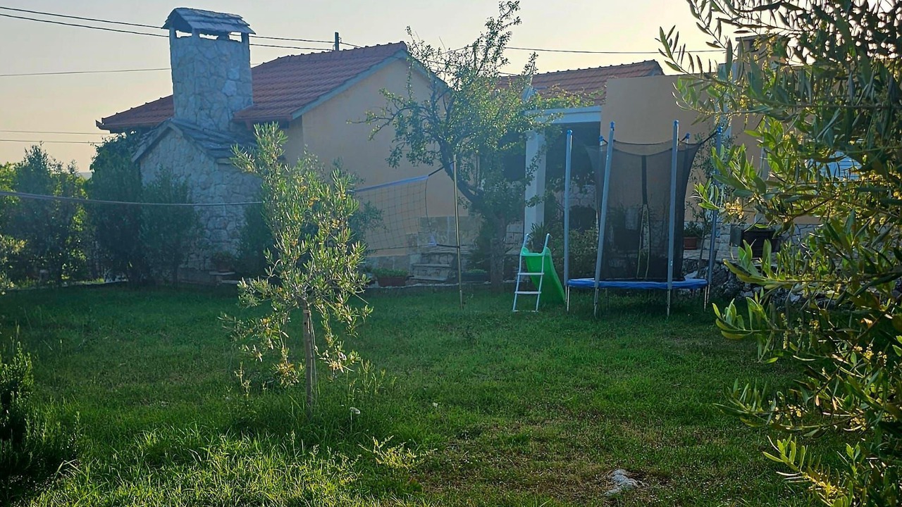 Photo of Others in Unesic