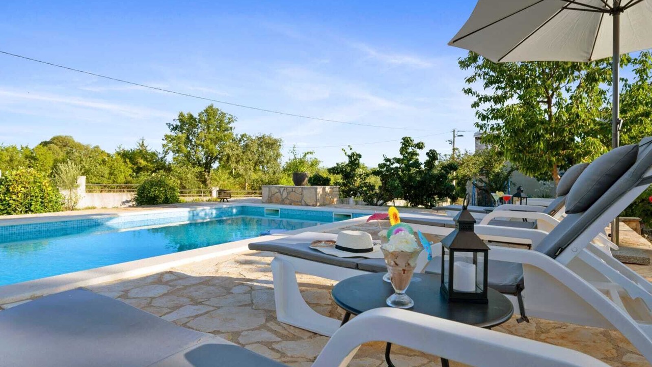 Photo of Outdoor in Unesic