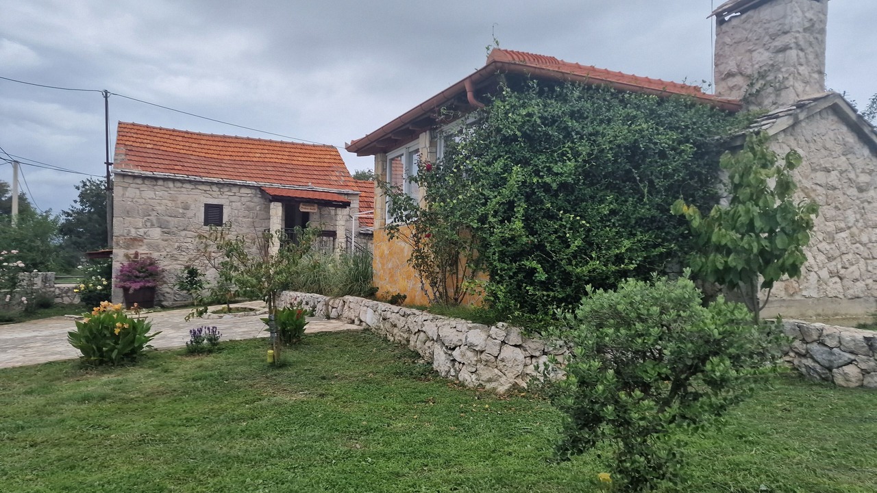 Photo of Outdoor in Unesic