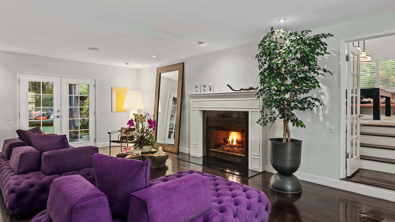 Photo of Livingroom in Encino