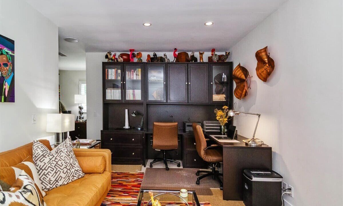 Photo of Livingroom in Encino