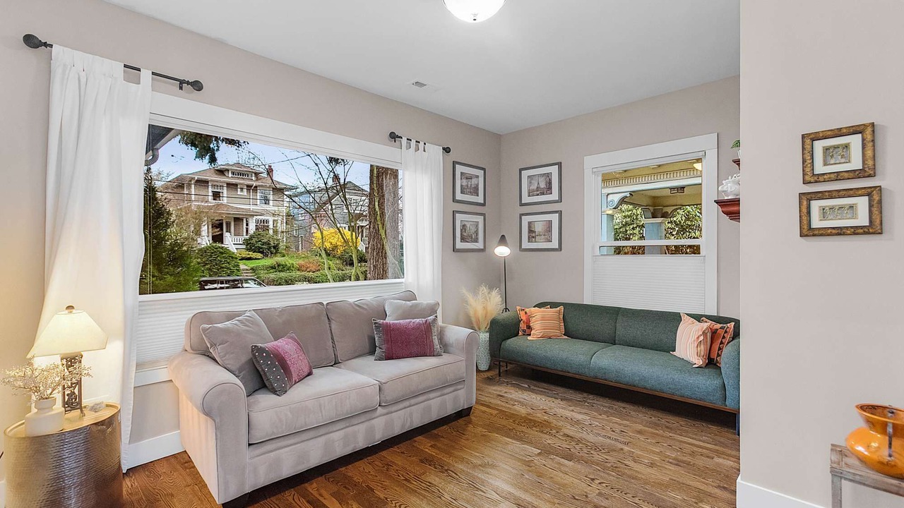 Photo of Livingroom in Madrona