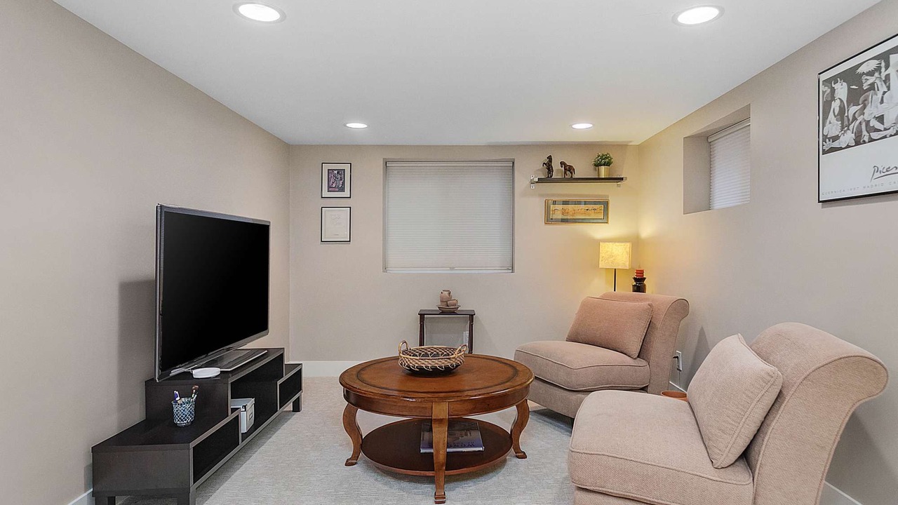 Photo of Livingroom in Madrona