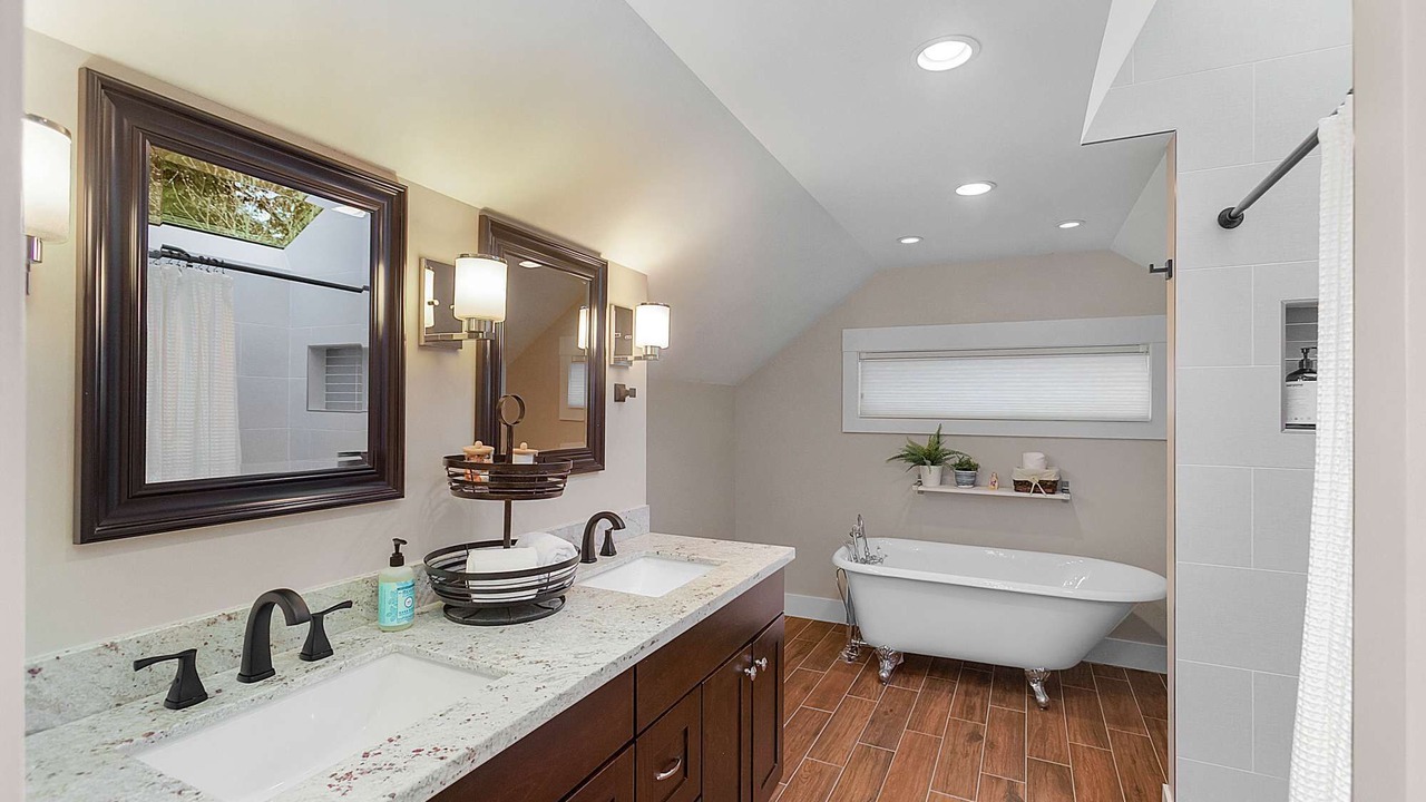 Photo of Bathroom in Madrona