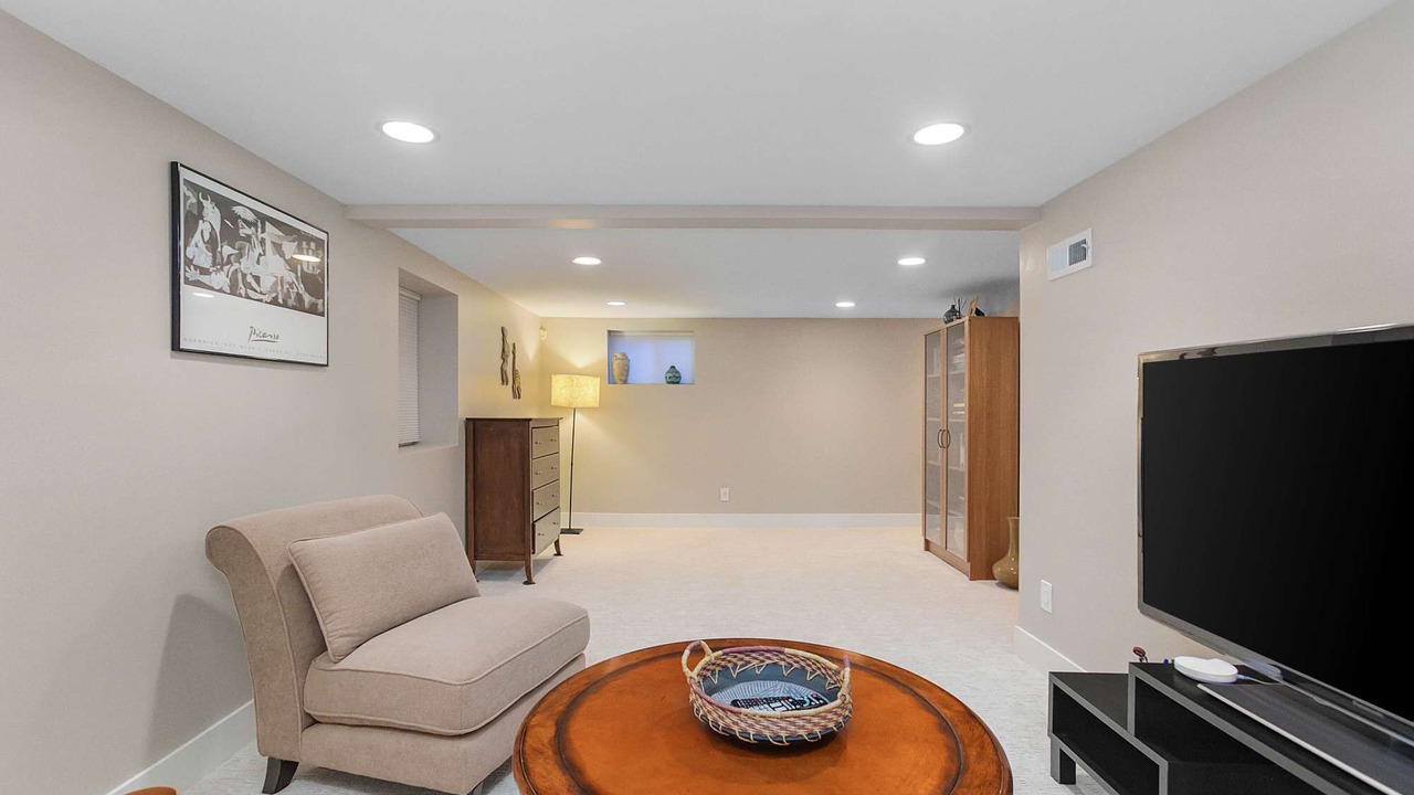 Photo of Livingroom in Madrona