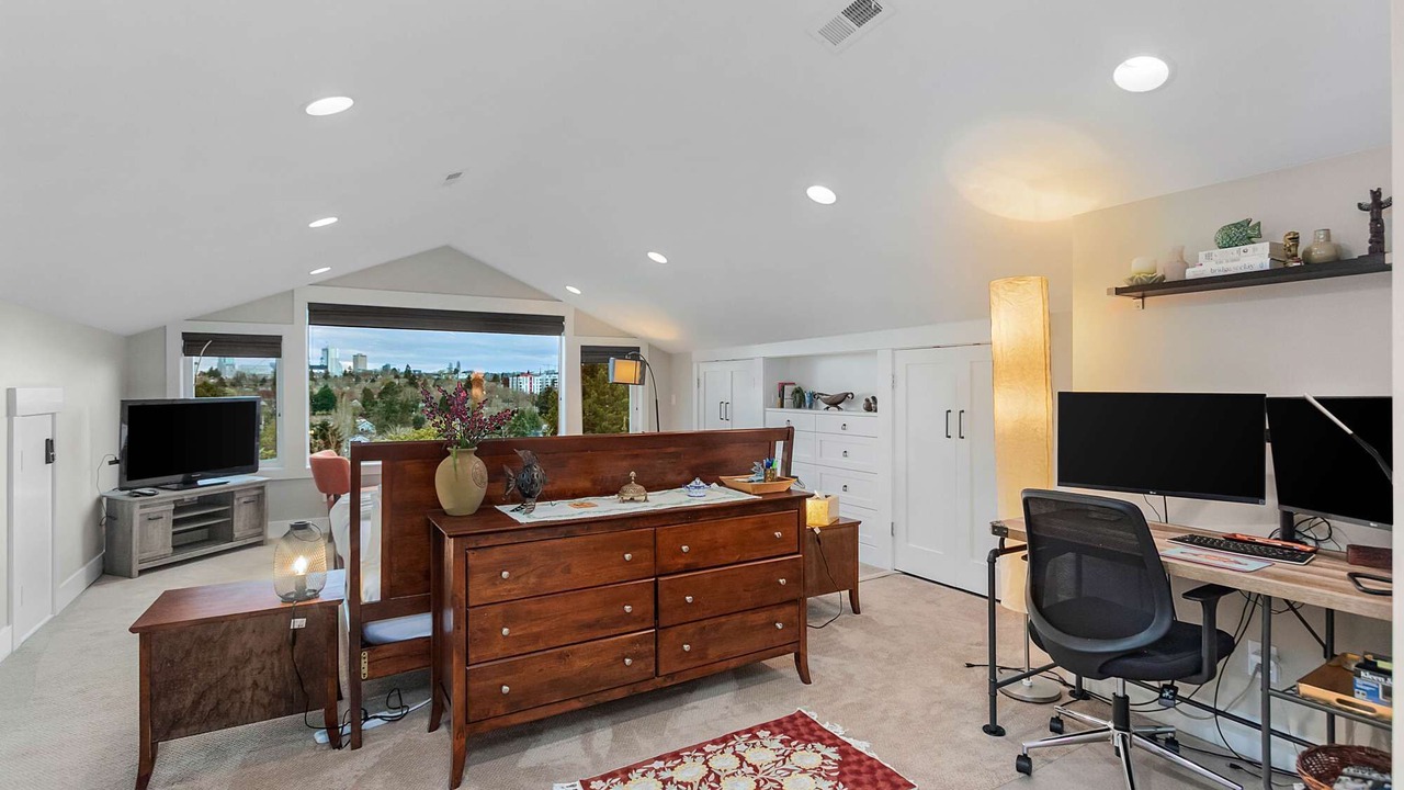 Photo of Others in Madrona