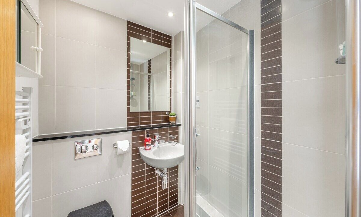 Photo of Bathroom in Park Royal