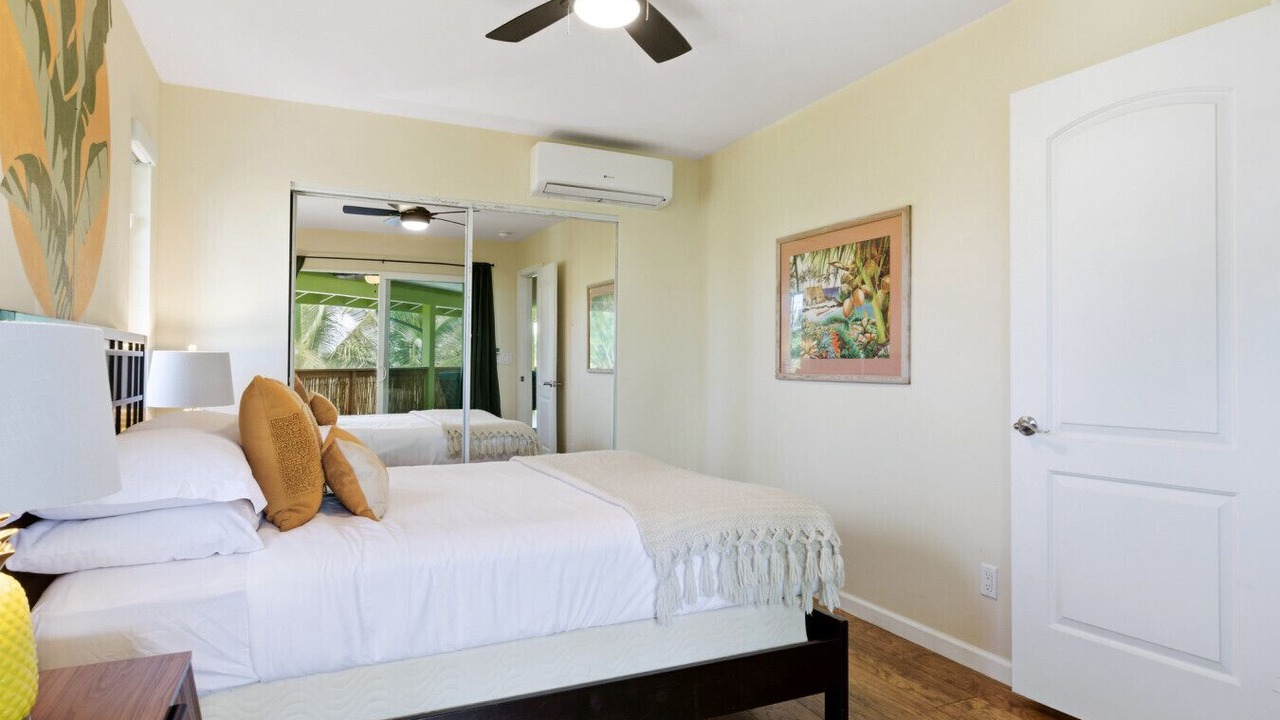 Photo of Bedroom in Kahaluu Bay