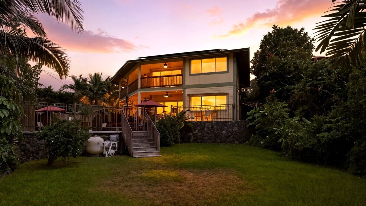 Photo of Outdoor in Kahaluu Bay