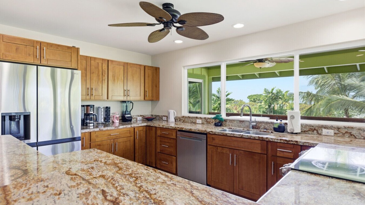 Photo of Kitchen in Kahaluu Bay
