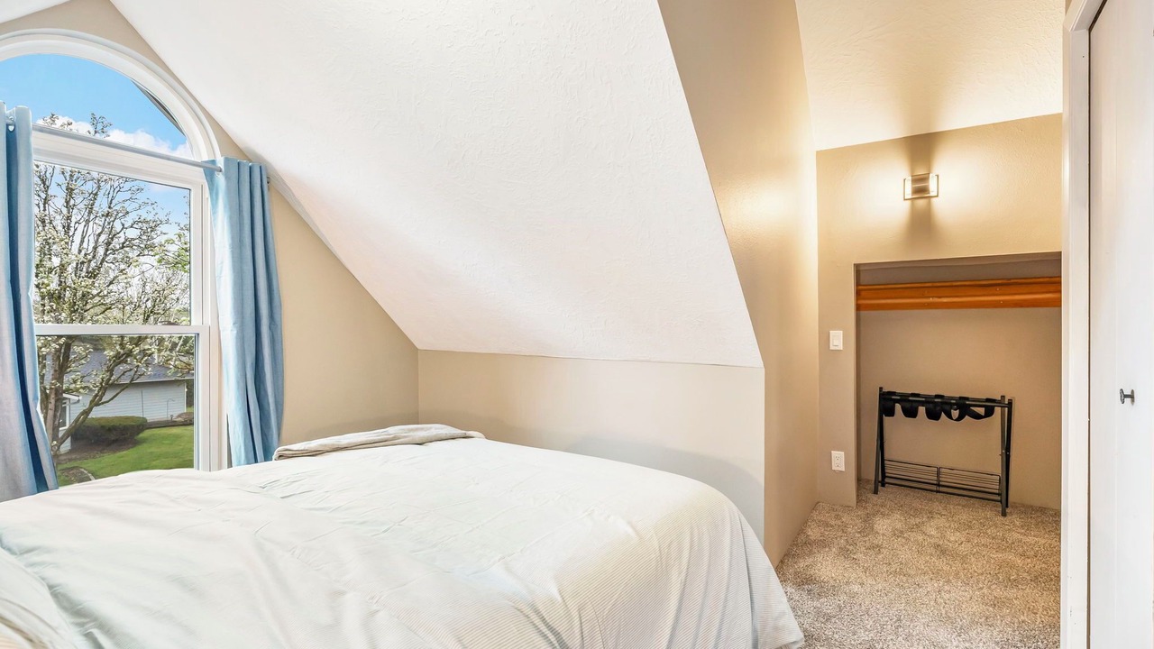 Photo of Bedroom in Troutdale