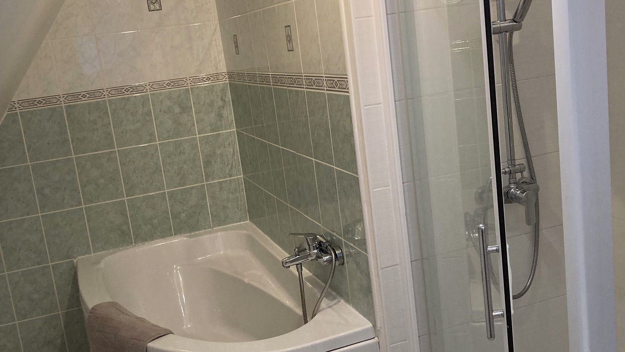 Photo of Bathroom in Thegra