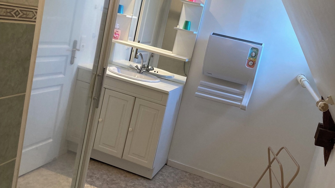 Photo of Bathroom in Thegra