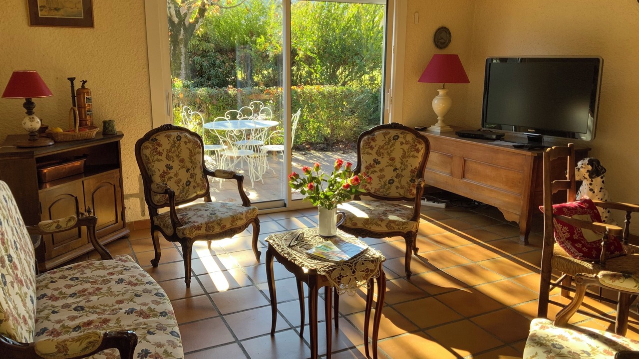 Photo of Livingroom in Esbareich