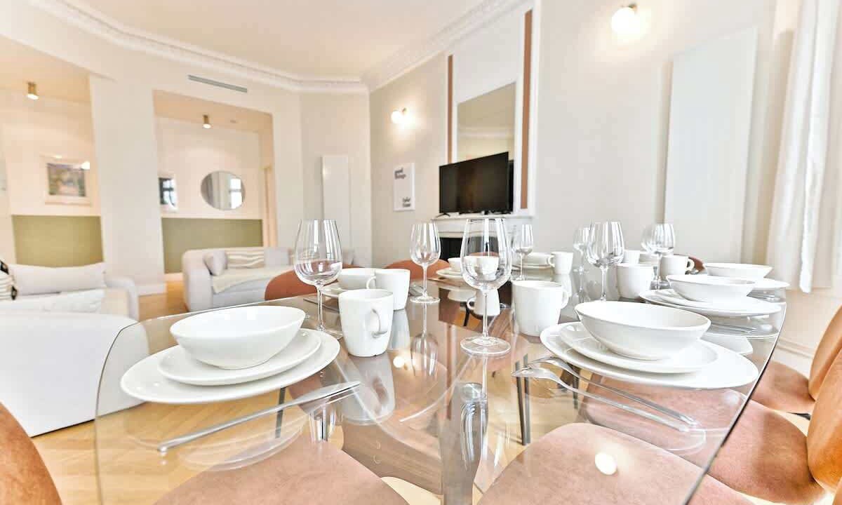 Photo of Others in Porte-Dauphine