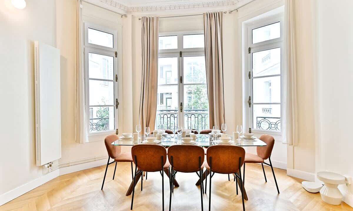 Photo of Others in Porte-Dauphine