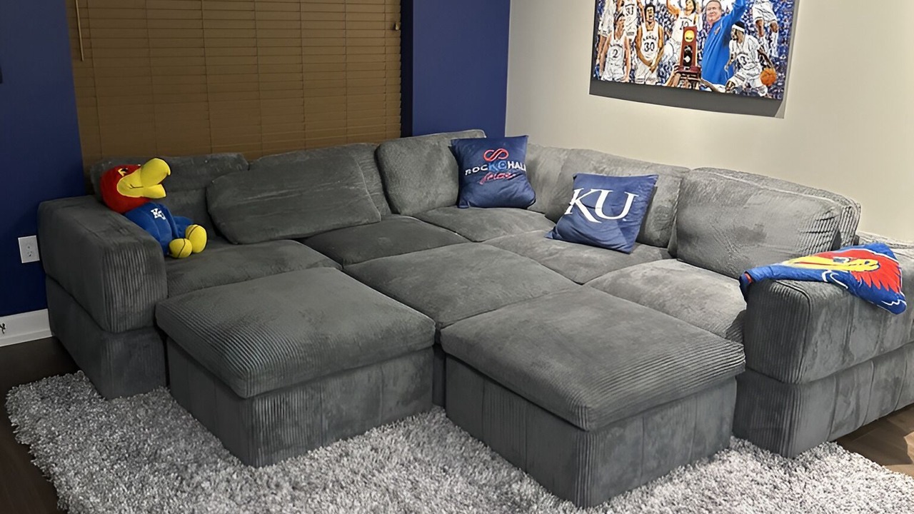 Photo of Livingroom in East Lawrence