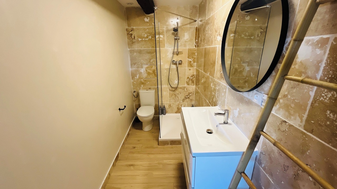 Photo of Bathroom in Valence