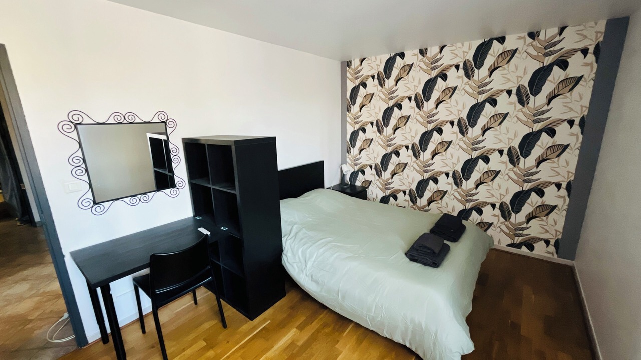 Photo of Bedroom in Valence