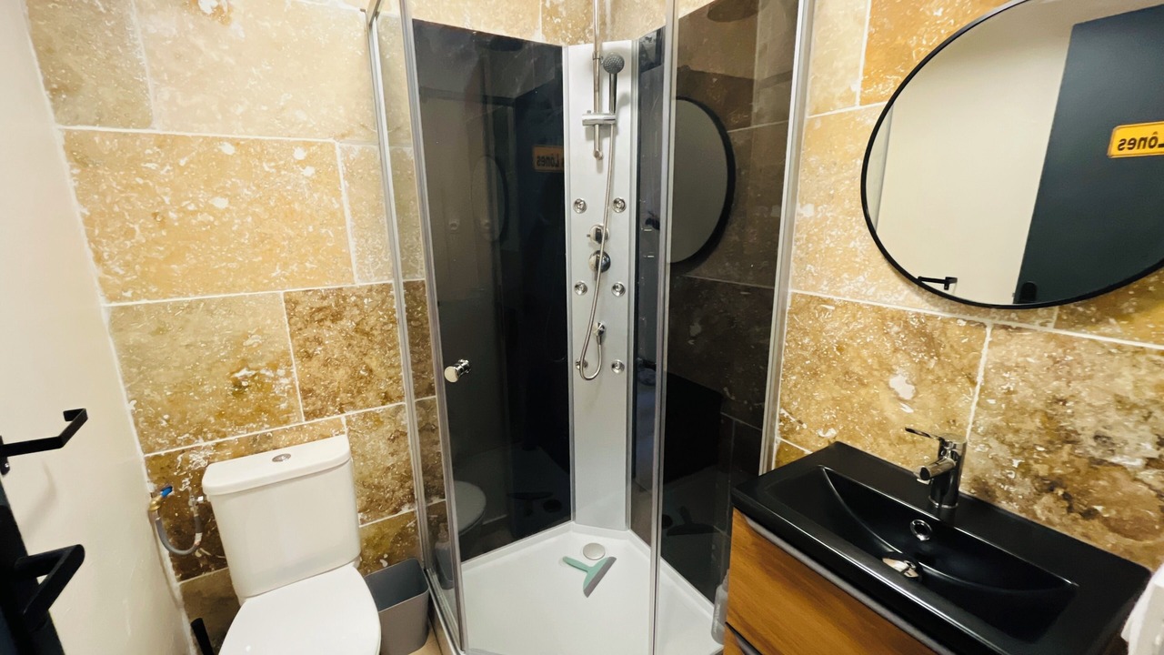 Photo of Bathroom in Valence