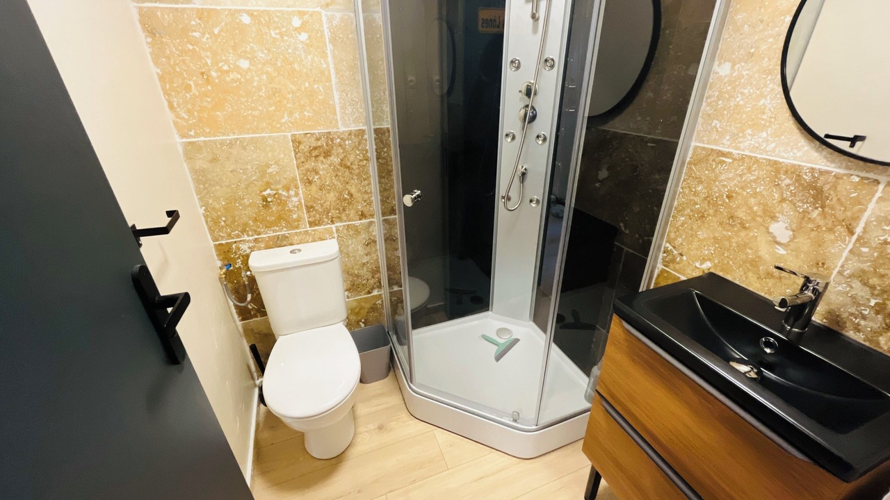 Photo of Bathroom in Valence