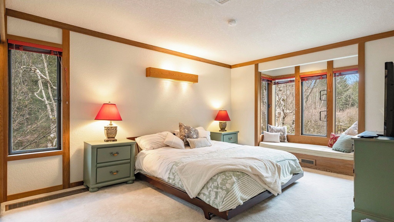 Photo of Bedroom in Welches