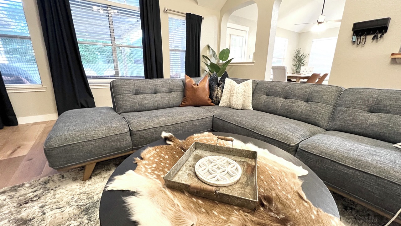 Photo of Livingroom in Spring