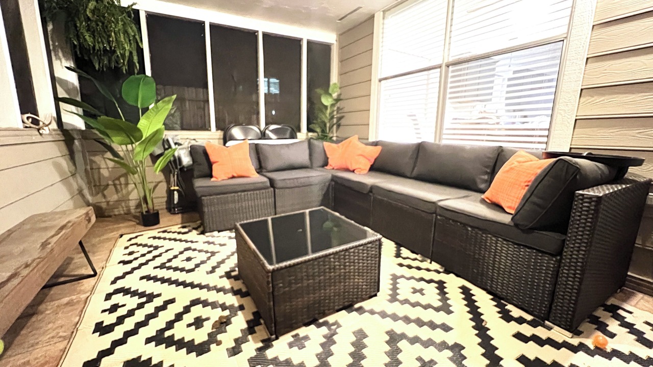 Photo of Livingroom in Spring