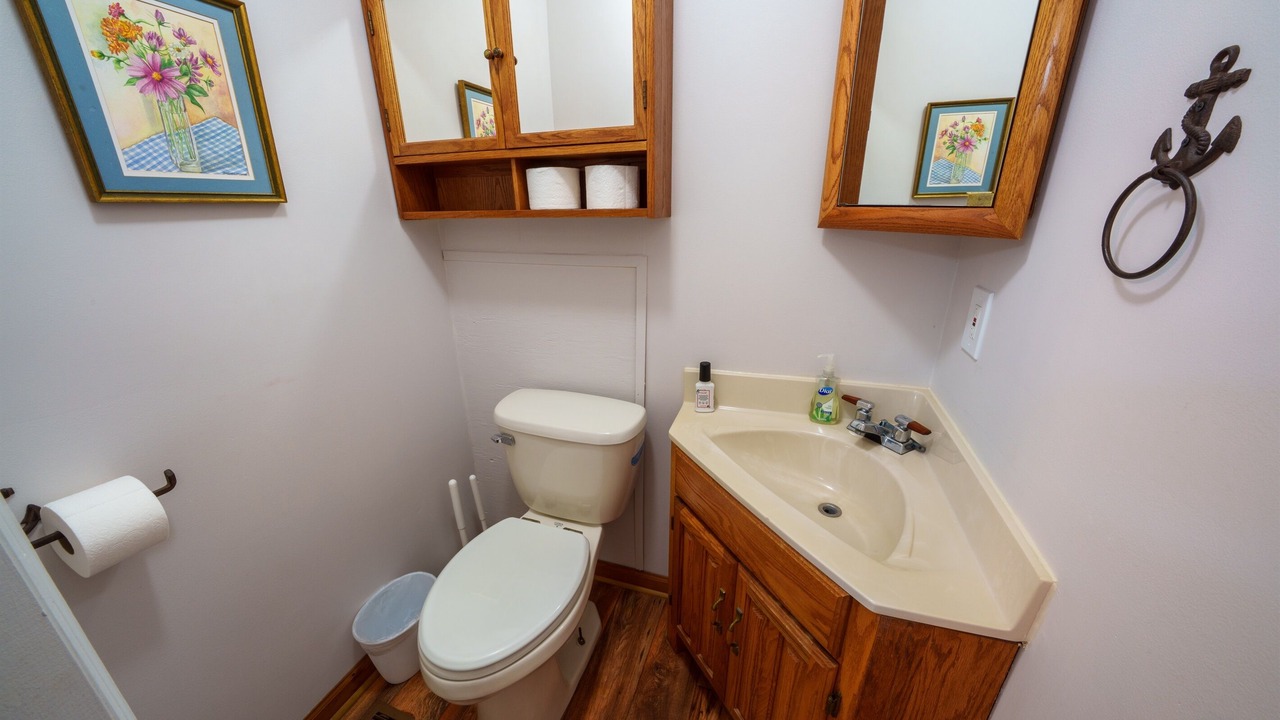 Photo of Bathroom in Groveoak