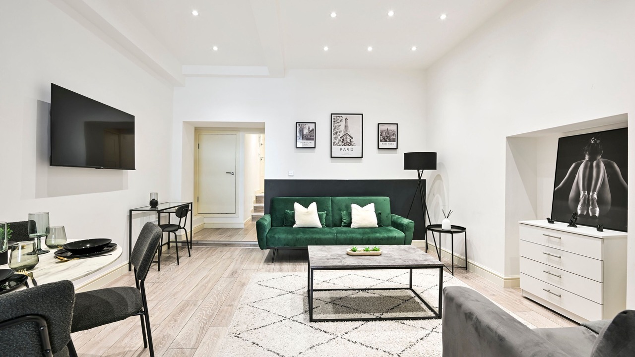 Photo of Livingroom in Ealing