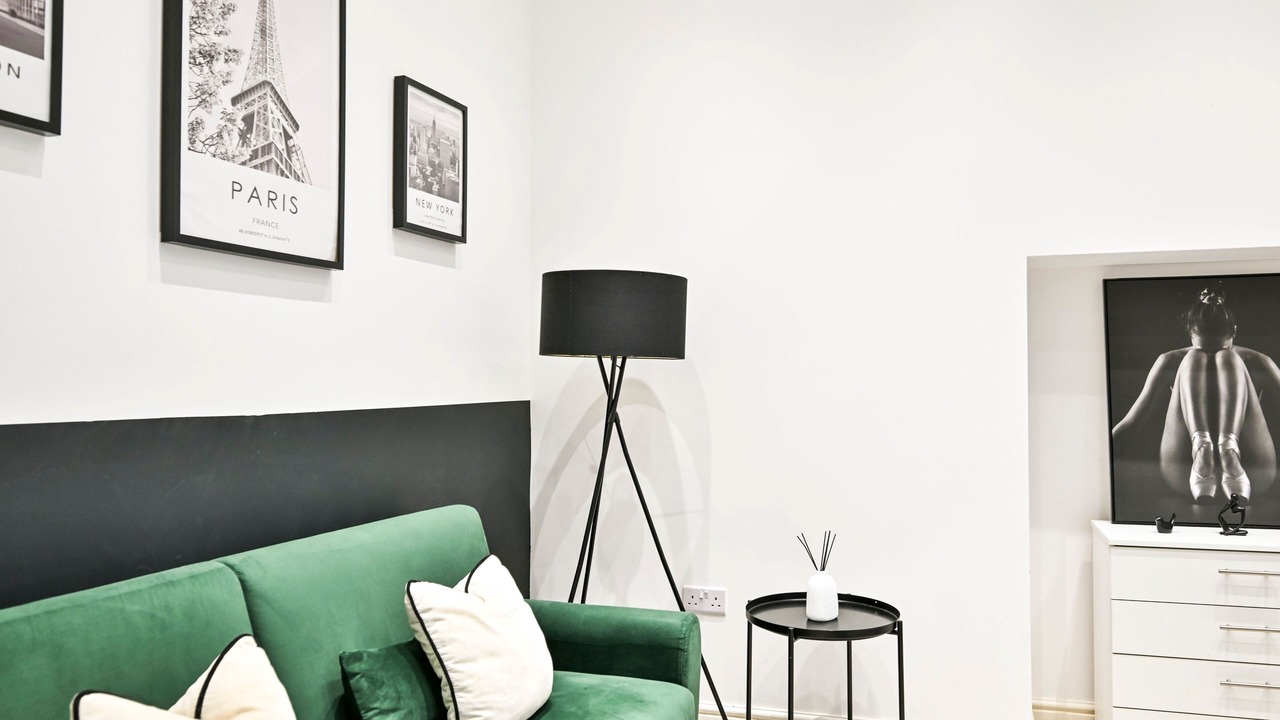 Photo of Livingroom in Ealing