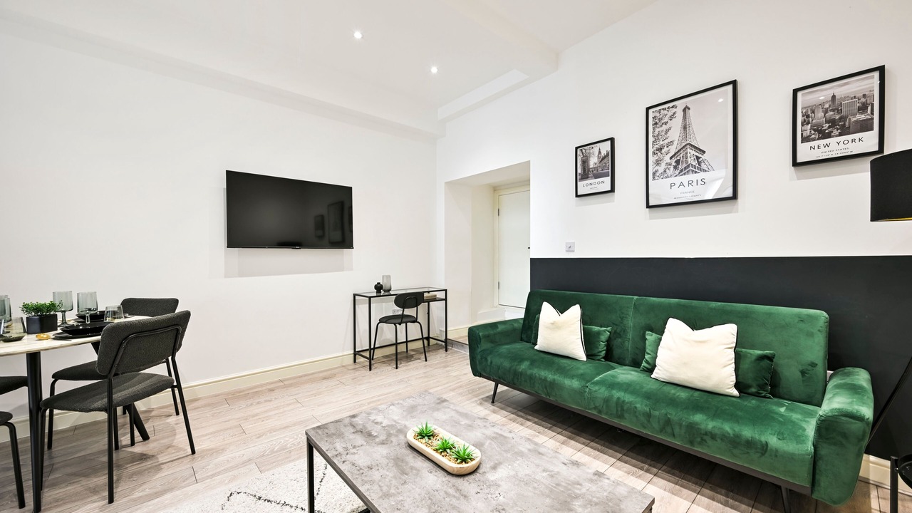 Photo of Livingroom in Ealing