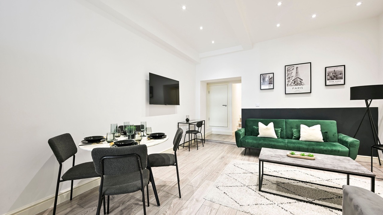 Photo of Livingroom in Ealing