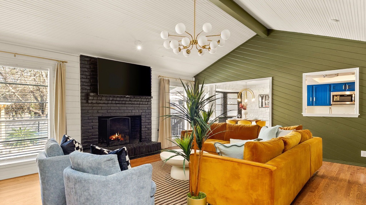 Photo of Livingroom in North Central Thousand Oaks