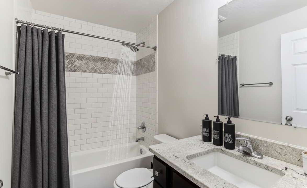 Photo of Bathroom in Lyn-Lake