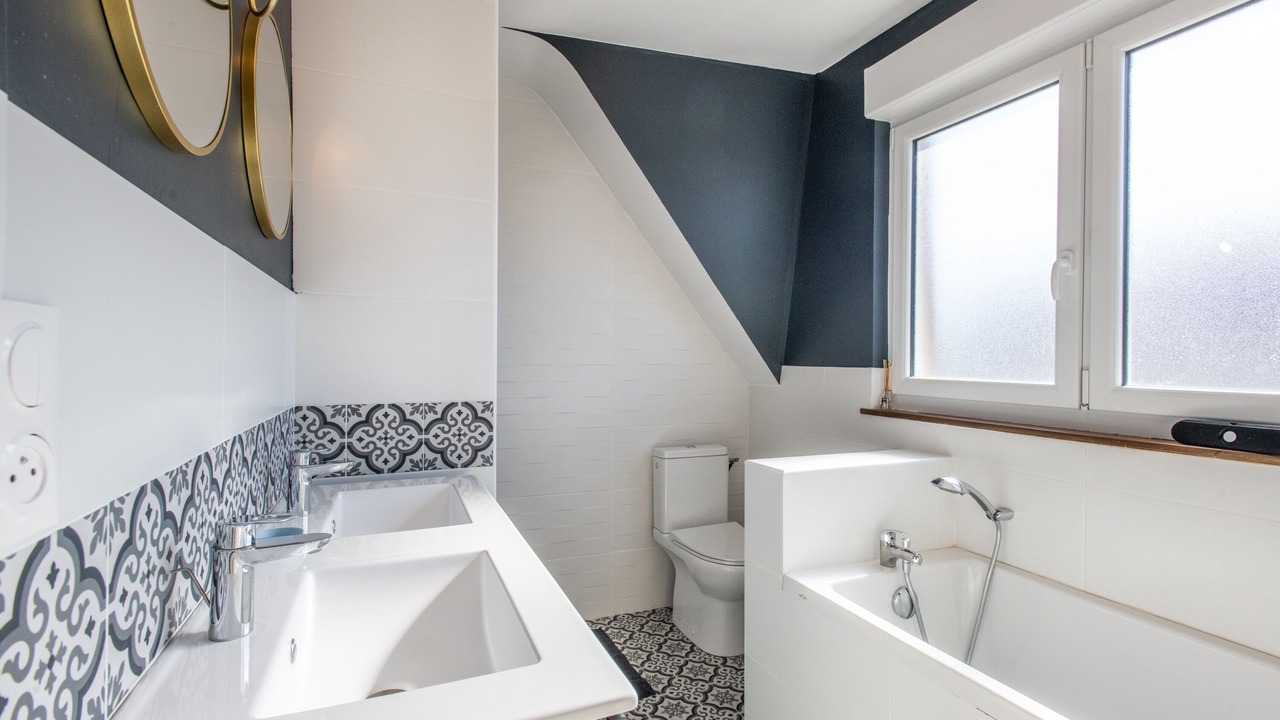 Photo of Bathroom in Outreau