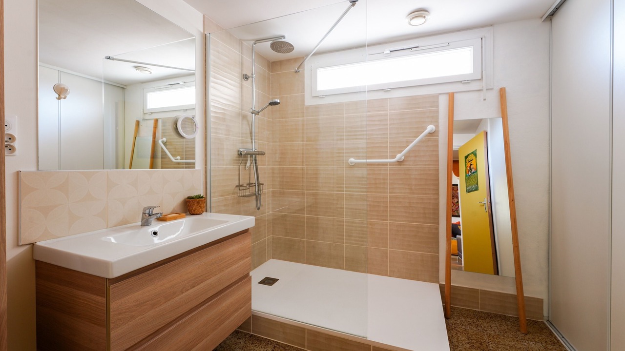 Photo of Bathroom in Saint-Barnabe