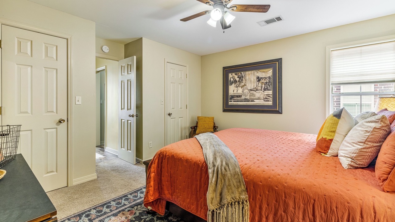 Photo of Bedroom in Claiborne