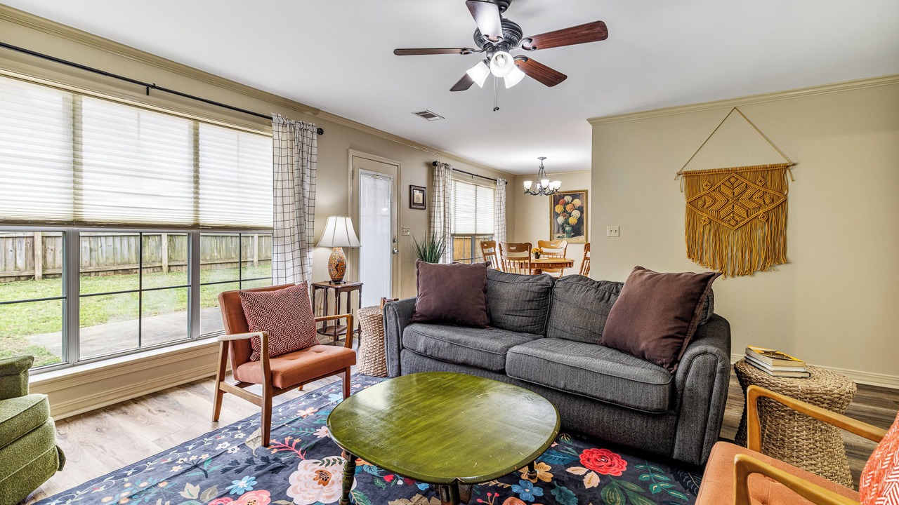 Photo of Livingroom in Claiborne