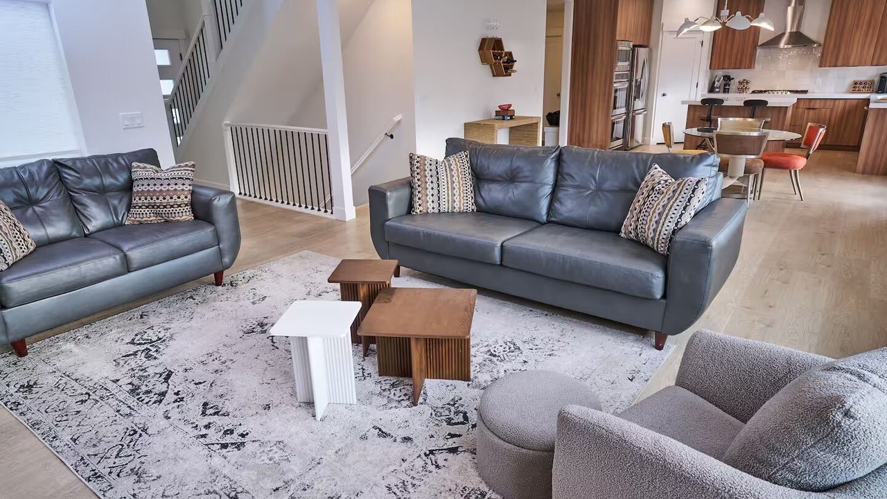 Photo of Livingroom in Midvale