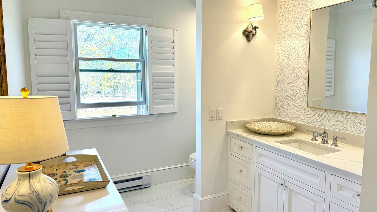 Photo of Bathroom in Cliff Walk